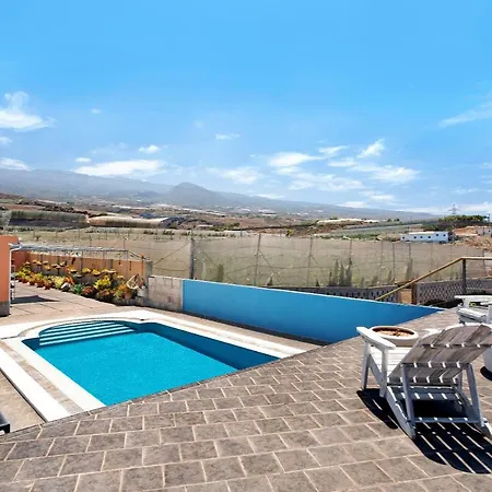 La Calabacera Casa Blanca By Paramont Holidays Holiday home